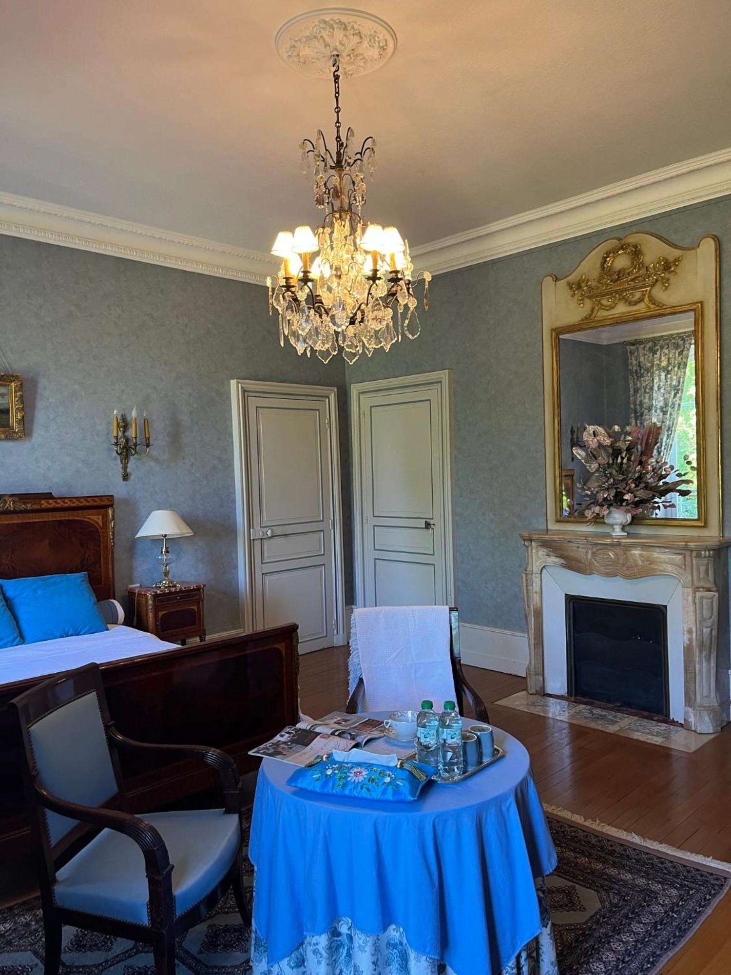 Demeure Des Payratons Bed & Breakfast Saint-Gerand-le-Puy Екстериор снимка