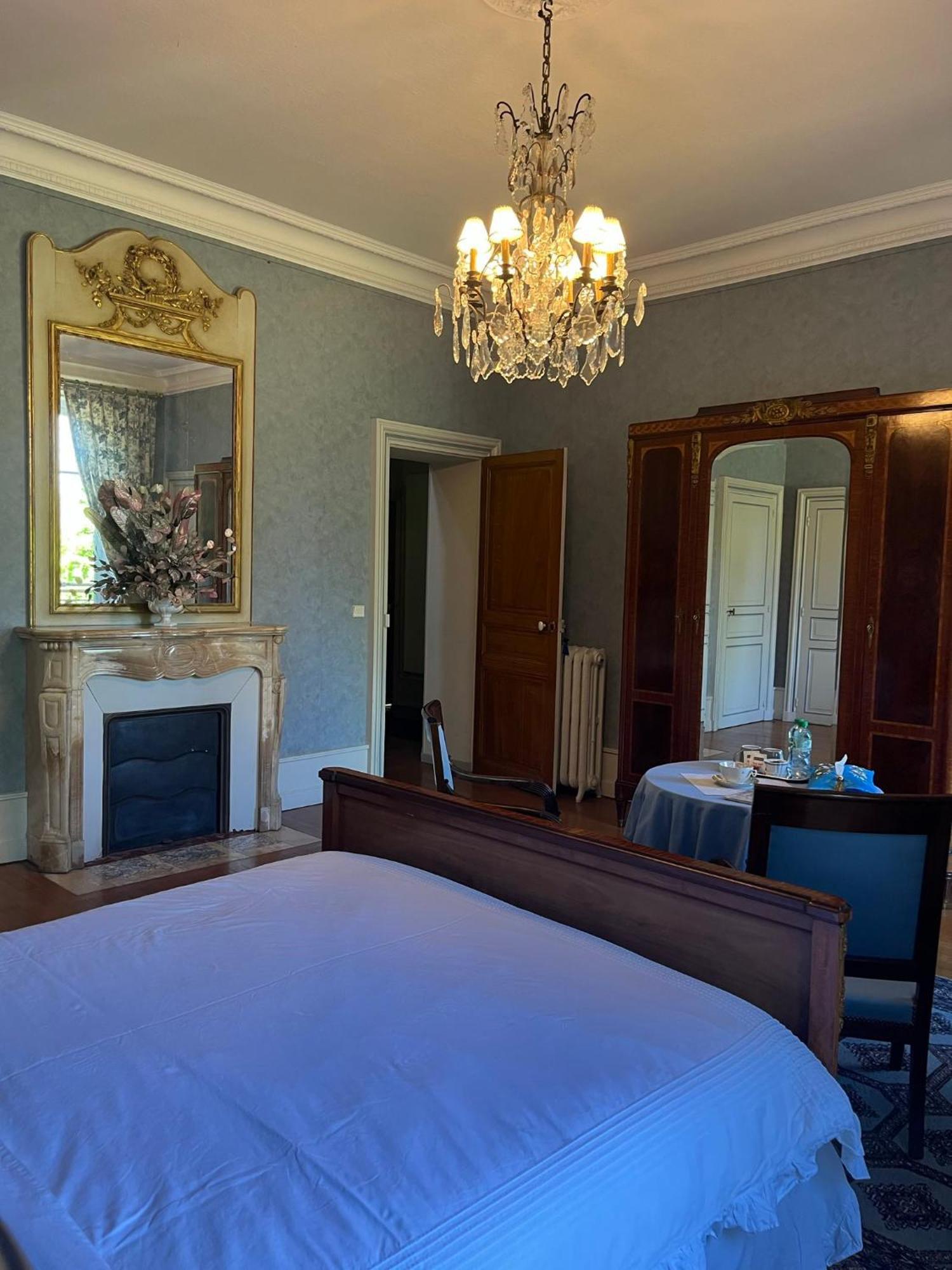 Demeure Des Payratons Bed & Breakfast Saint-Gerand-le-Puy Екстериор снимка
